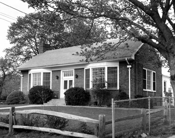 The East Northport Public Library, ca 1970