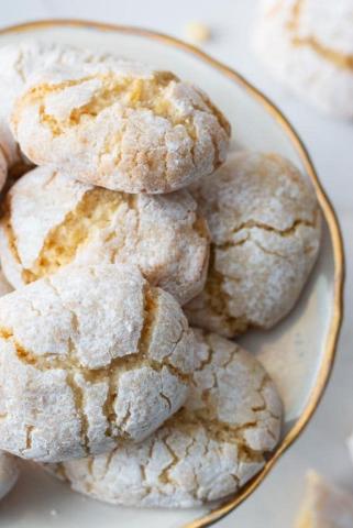 Ricciarelli Chewy Almond Cookies